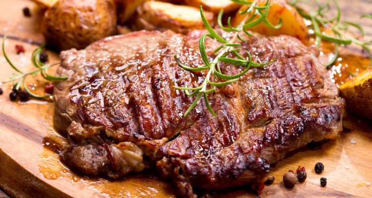 Οφέλη και βλάβες: πόσο κρέας πρέπει να τρώτε την ημέρα